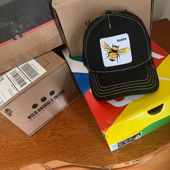 Goorin Bros Accessories - Goorin bros queen bee hat